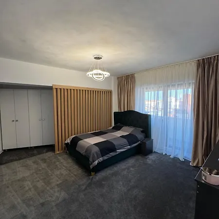 Central Apartment Targu Jiu Exterior photo