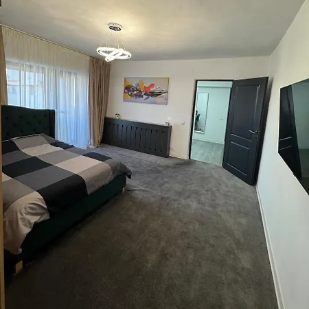 Central Apartment Targu Jiu Exterior photo
